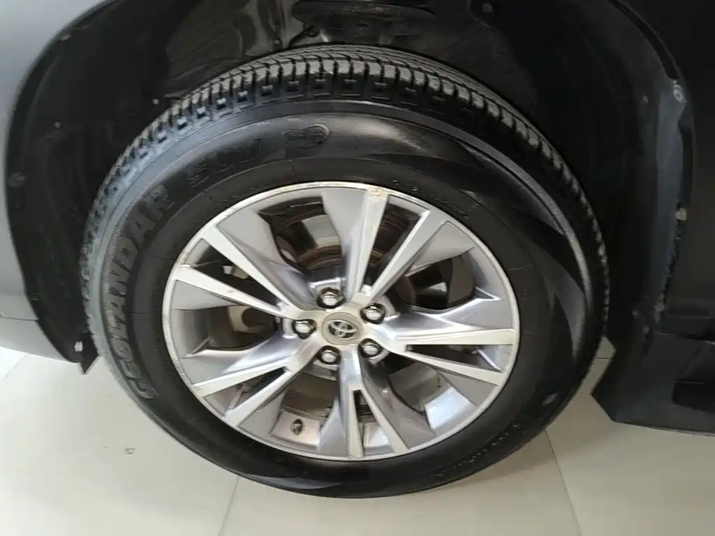 Toyota Highlander — миниатюра 23