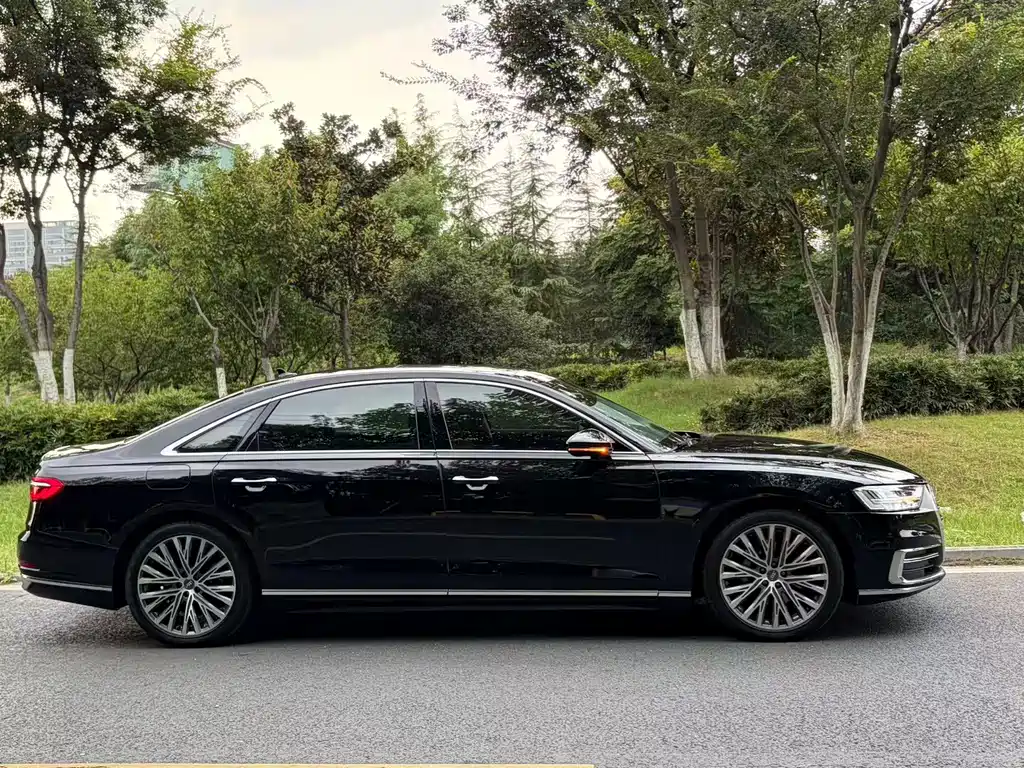 Audi A8 — миниатюра 4