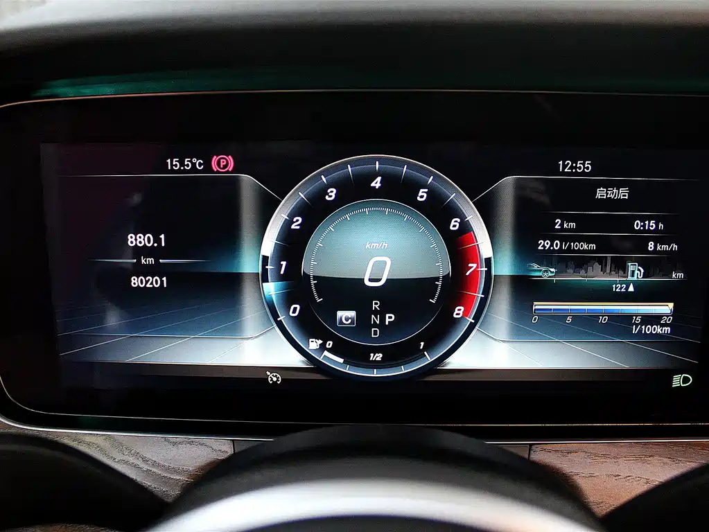 Mercedes-Benz E-Class — миниатюра 12