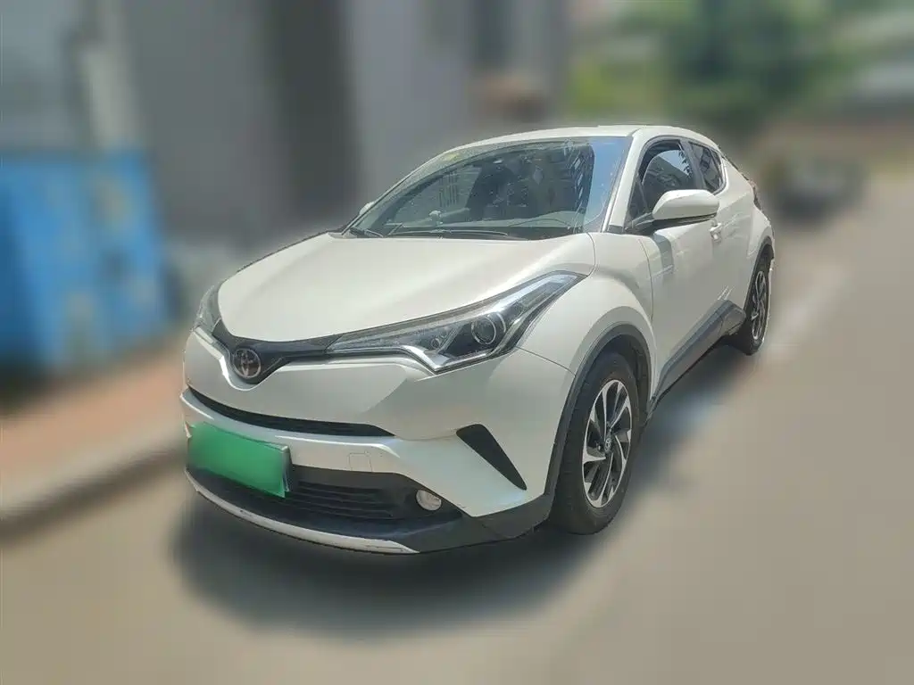 Купить Toyota IZOA