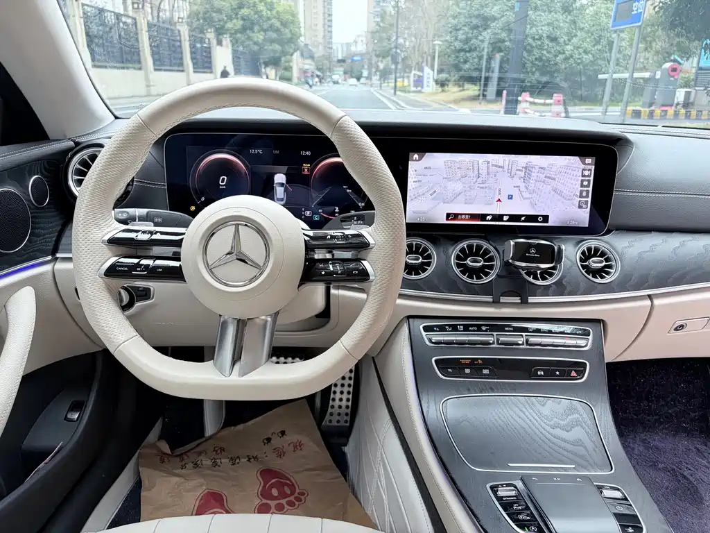 MERCEDES-BENZ E CLASS