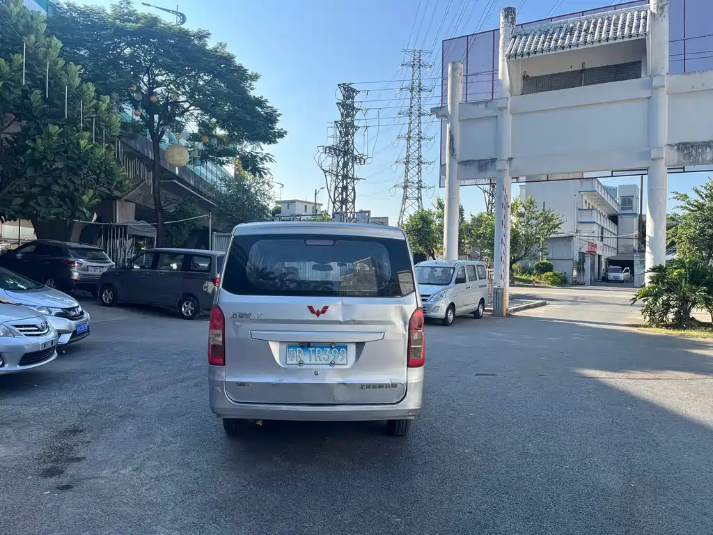Wuling Rongguang V — миниатюра 5