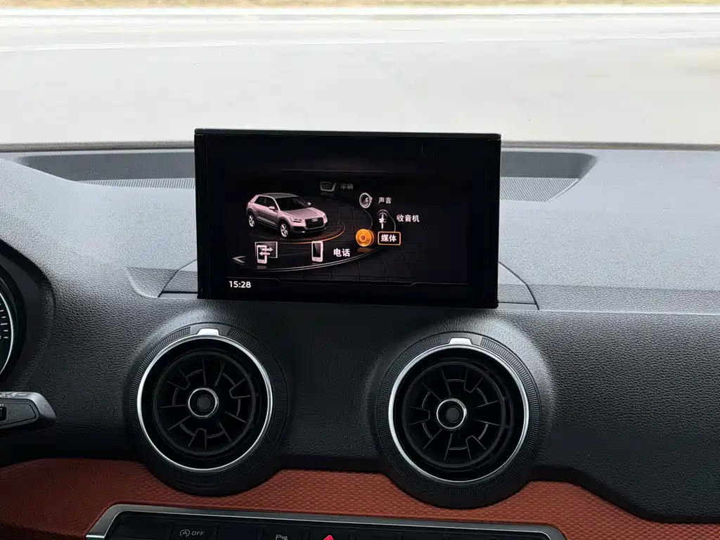 Audi Q2L — миниатюра 7