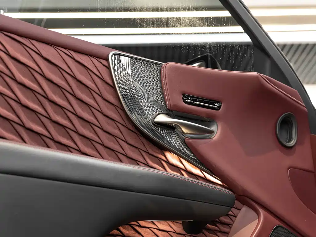 Lexus LS — миниатюра 20