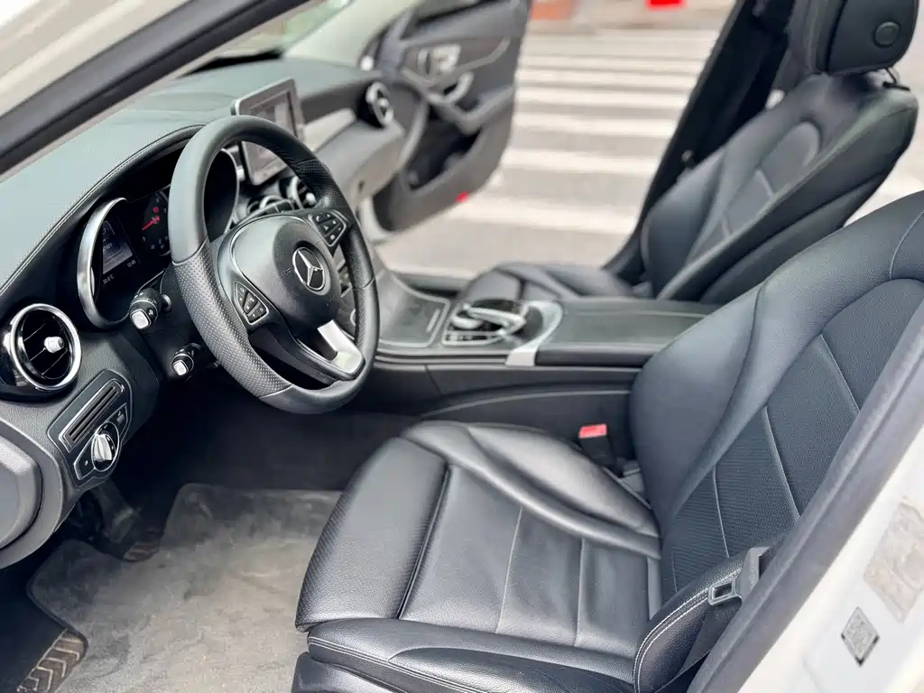 Mercedes-Benz C-Class — миниатюра 8