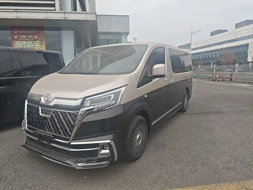 Toyota Hiace 0