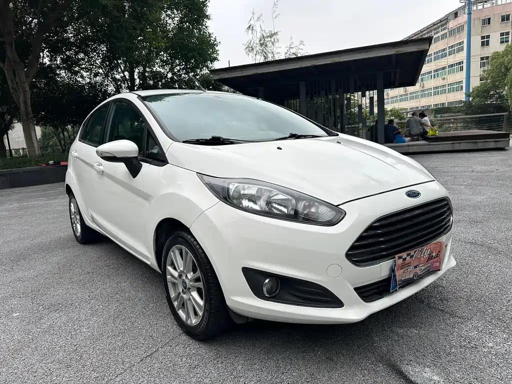 Ford Fiesta Hatchback 1.5L Auto Class Fashion Type, фото 3