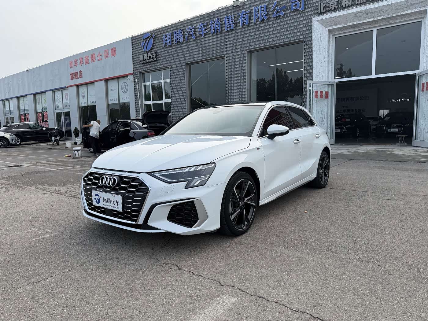 Audi A3 1.4 л 2023 г. Белый, пробег 40000 км