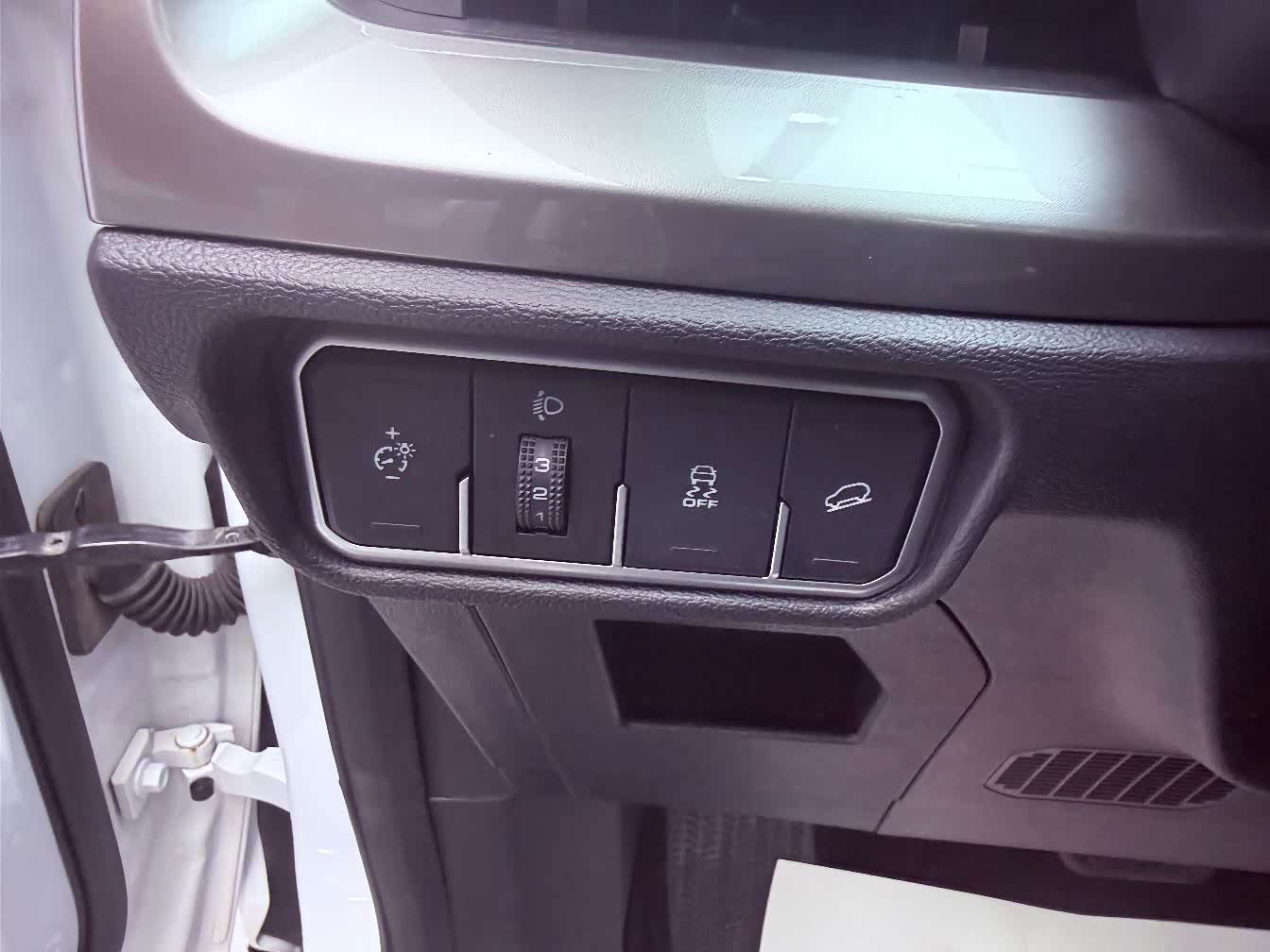 Haval Haval H6 1.5 л 2023 г. Белый, пробег 25000 км