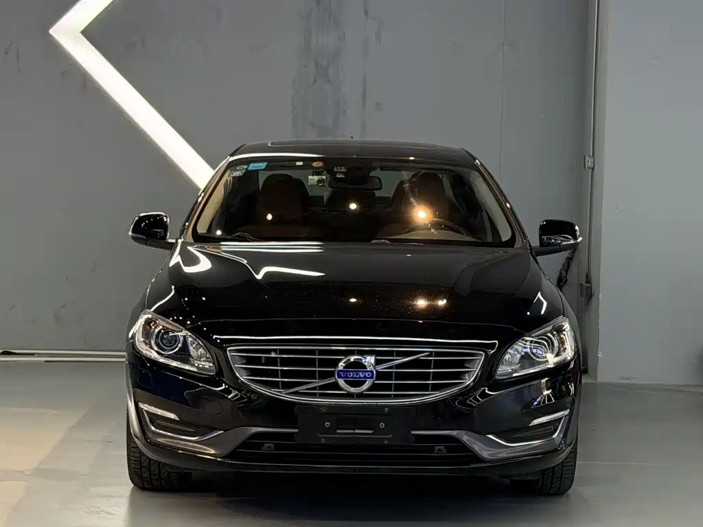 VOLVO S60 PLUG IN HYBRID