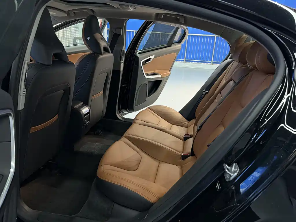 VOLVO S60 PLUG IN HYBRID