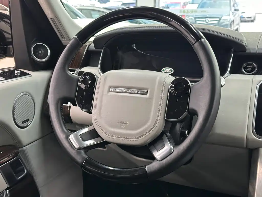 Land Rover Range Rover — миниатюра 10