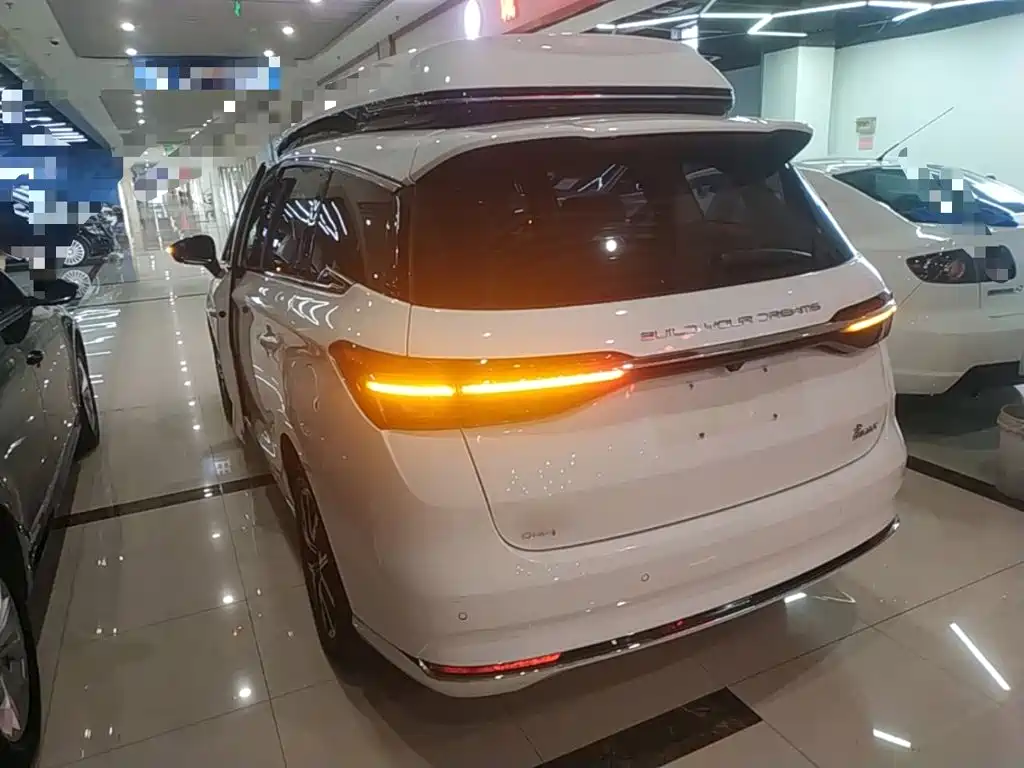 BYD MAX New Energy — миниатюра 5
