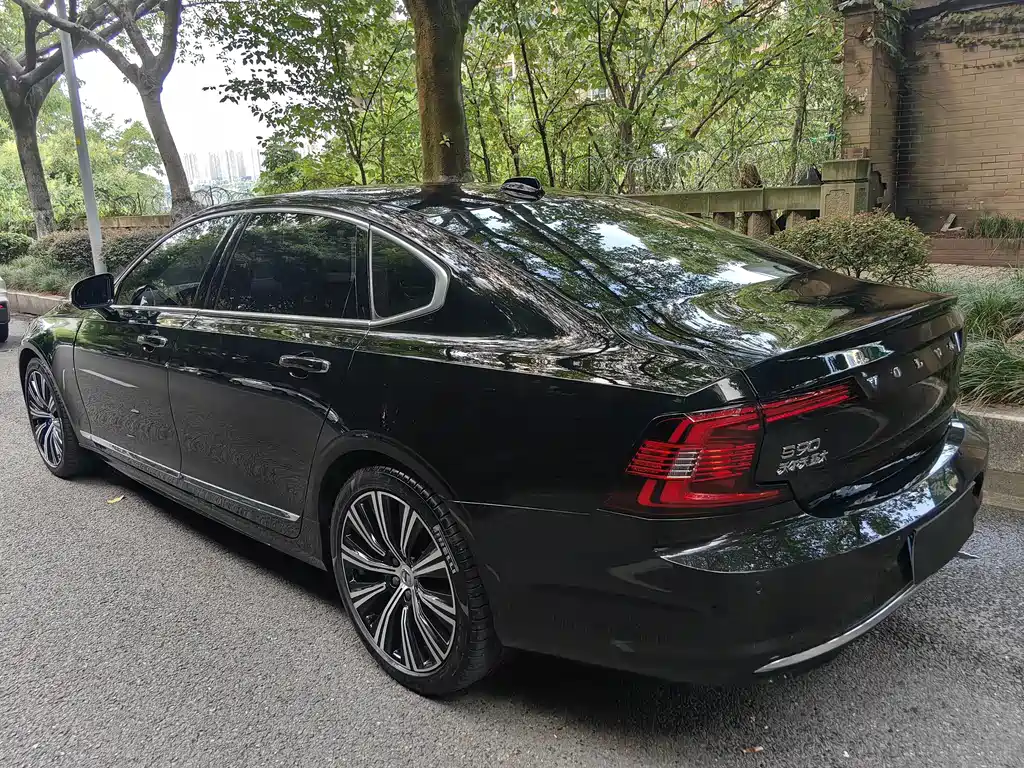 Volvo S90 — миниатюра 5