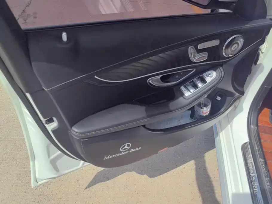 Mercedes-Benz C-Class — миниатюра 7