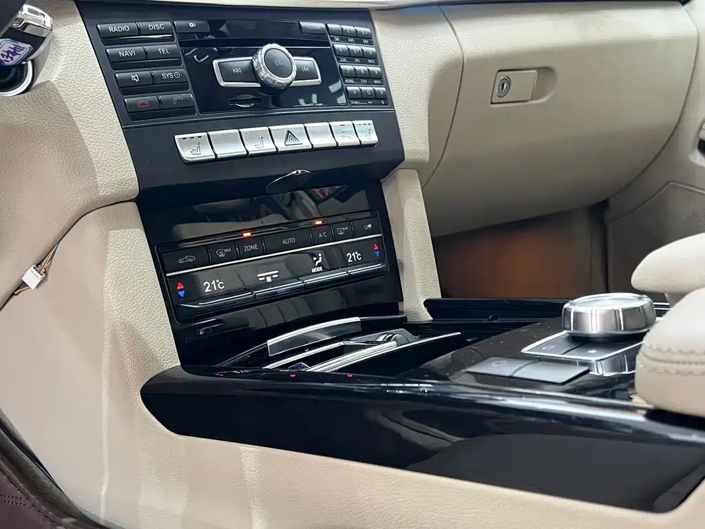 Mercedes-Benz E-Class — миниатюра 18