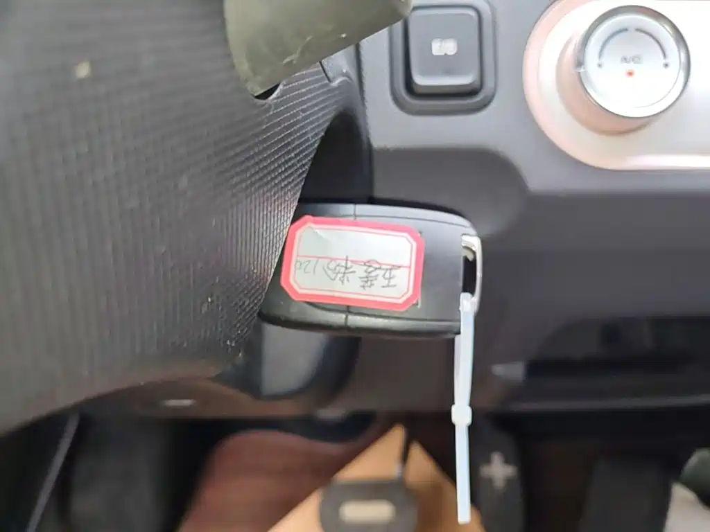 Wuling MINIEV — миниатюра 9