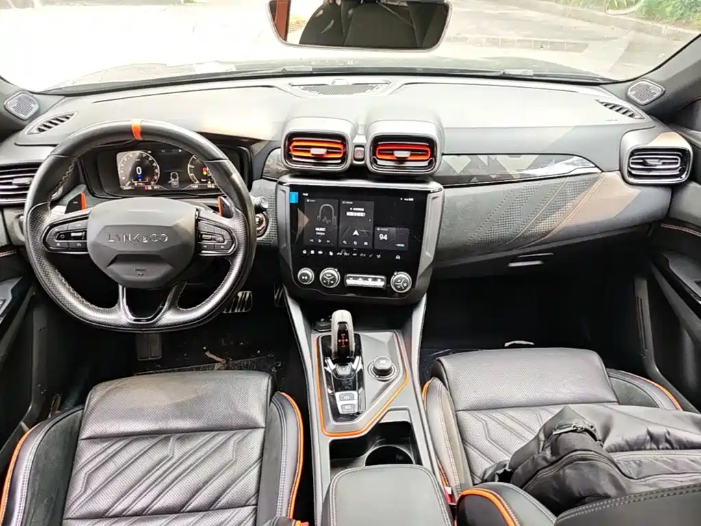 Lynk & Co 02 Hatchback — миниатюра 10