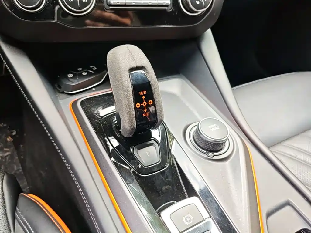 Lynk & Co 02 Hatchback — миниатюра 14