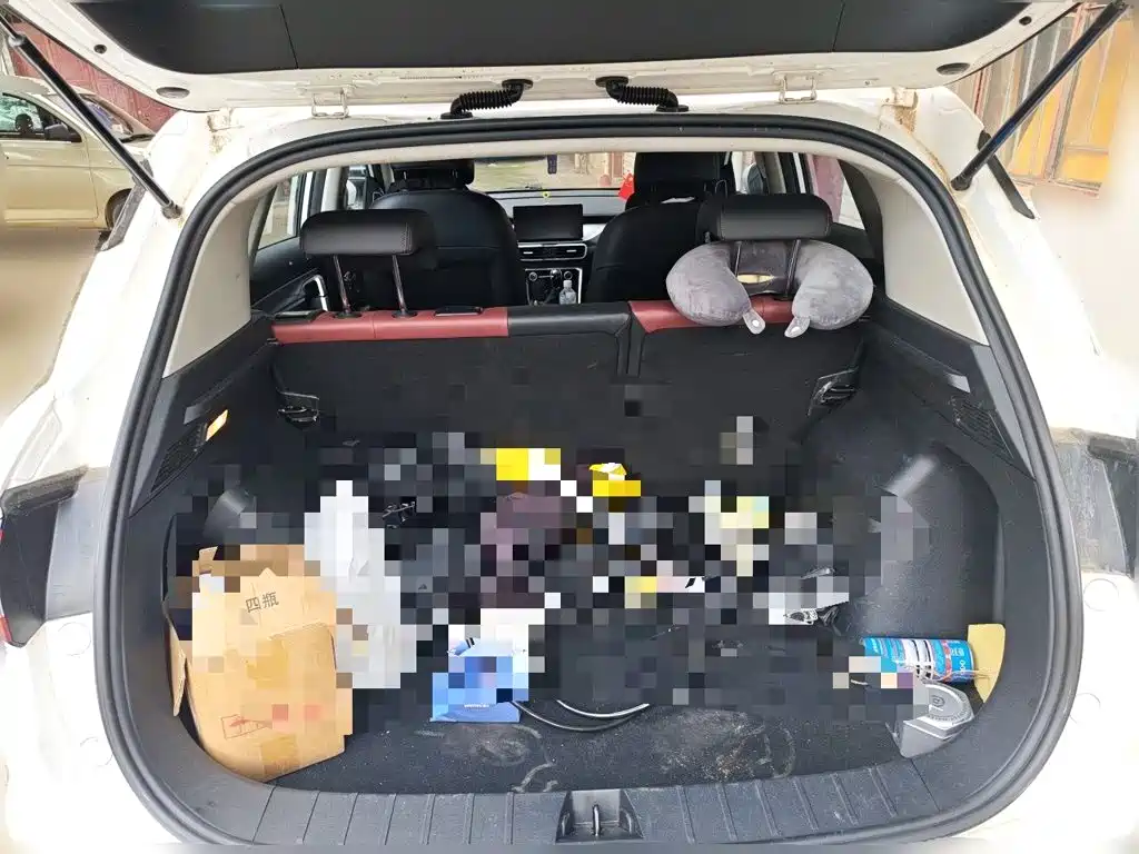 Geely Binyue — миниатюра 15