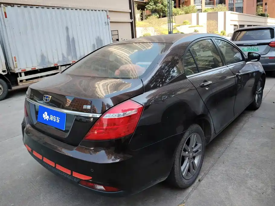 Geely Emgrand — миниатюра 3