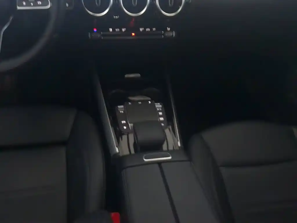 Mercedes-Benz GLA — миниатюра 14