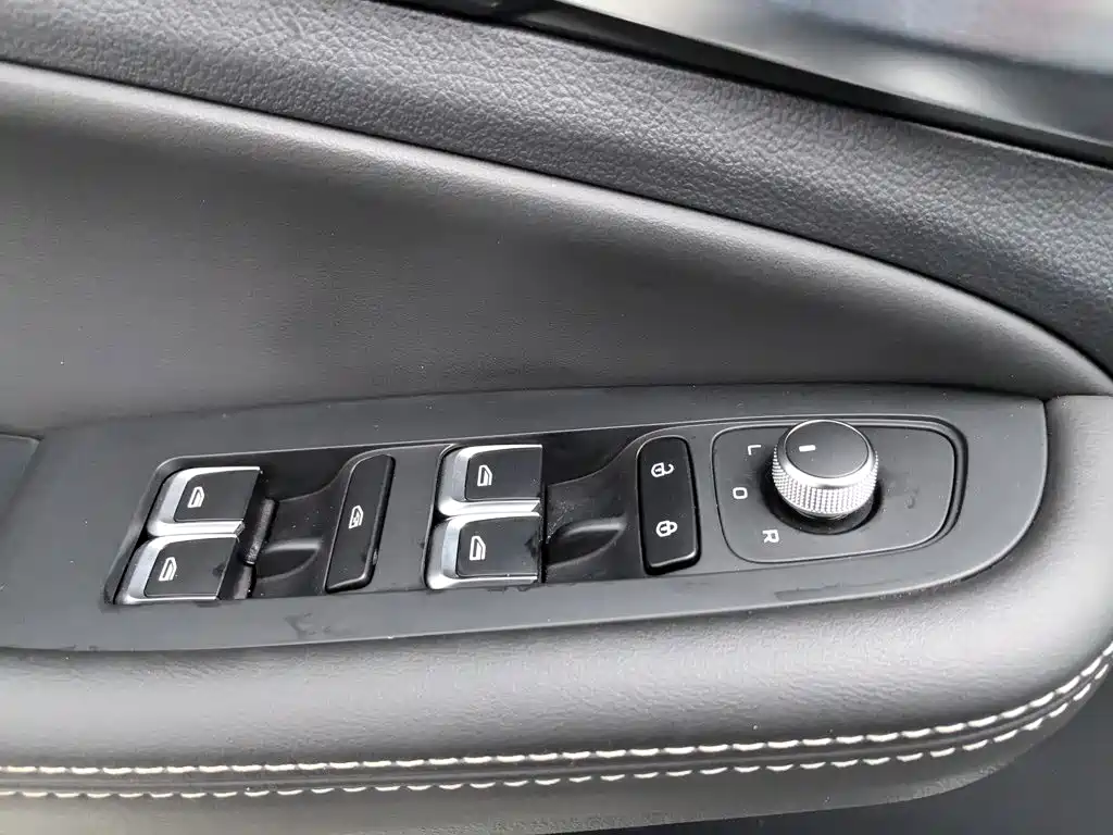 Geely Vision X6 — миниатюра 9