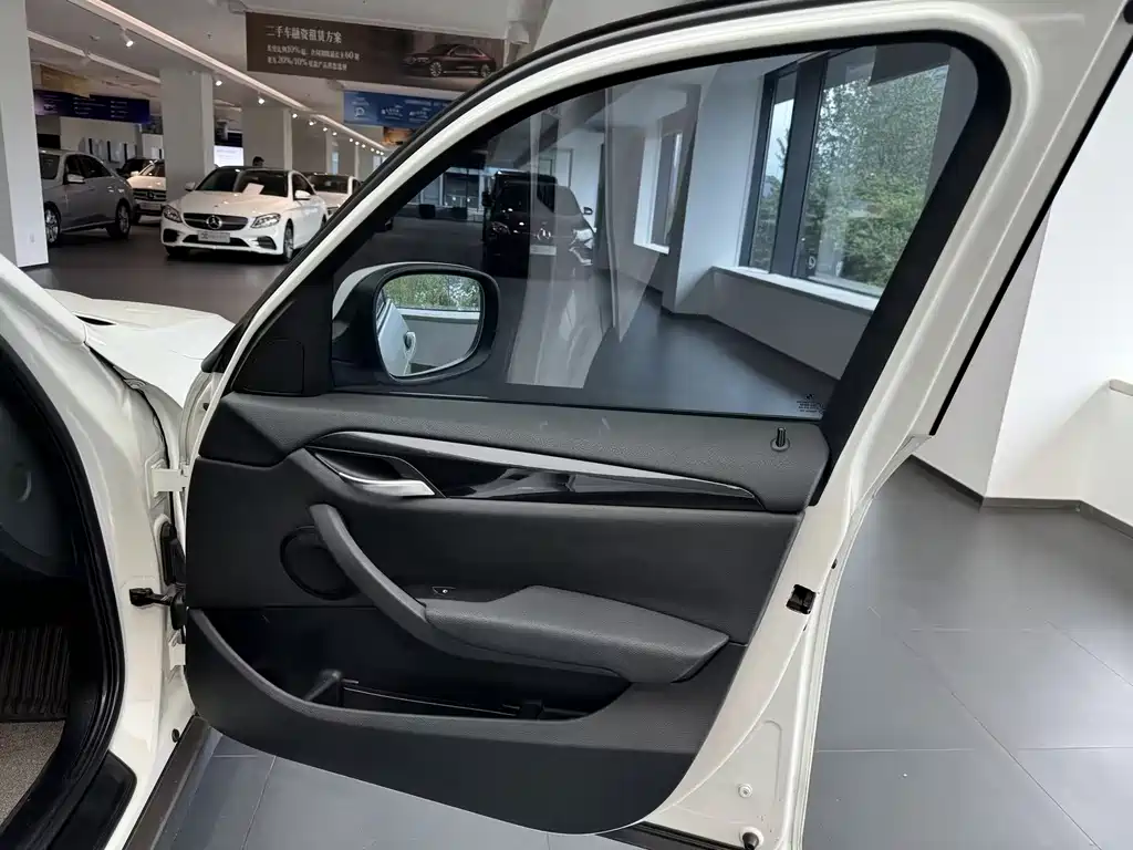 BMW X1 (Import) — миниатюра 15