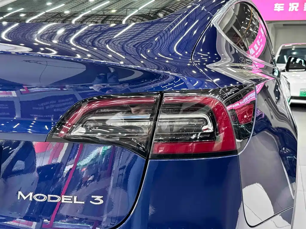 Tesla Model 3 — миниатюра 11