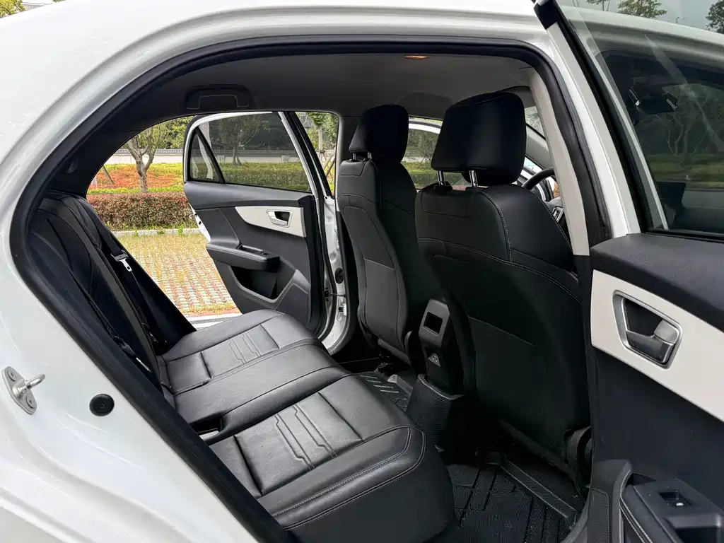 BYD Qin NEV — миниатюра 7