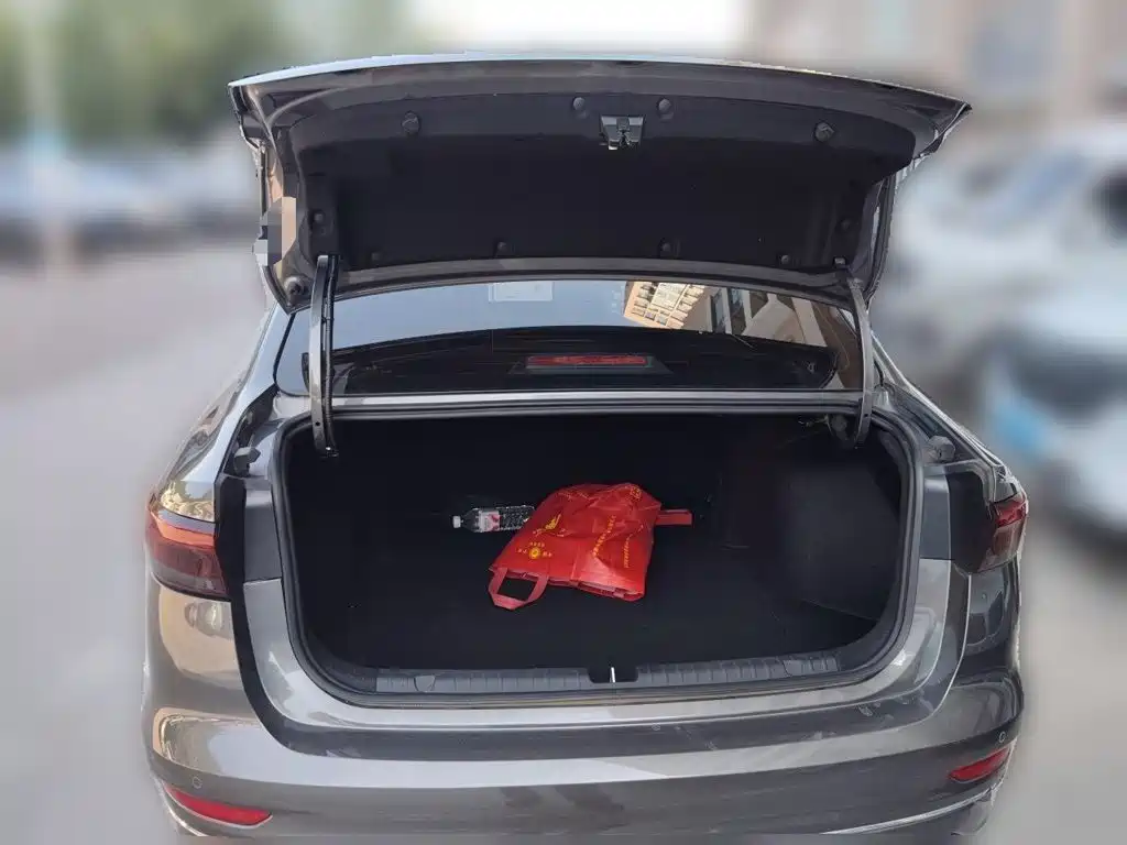 Geely Emgrand — миниатюра 15
