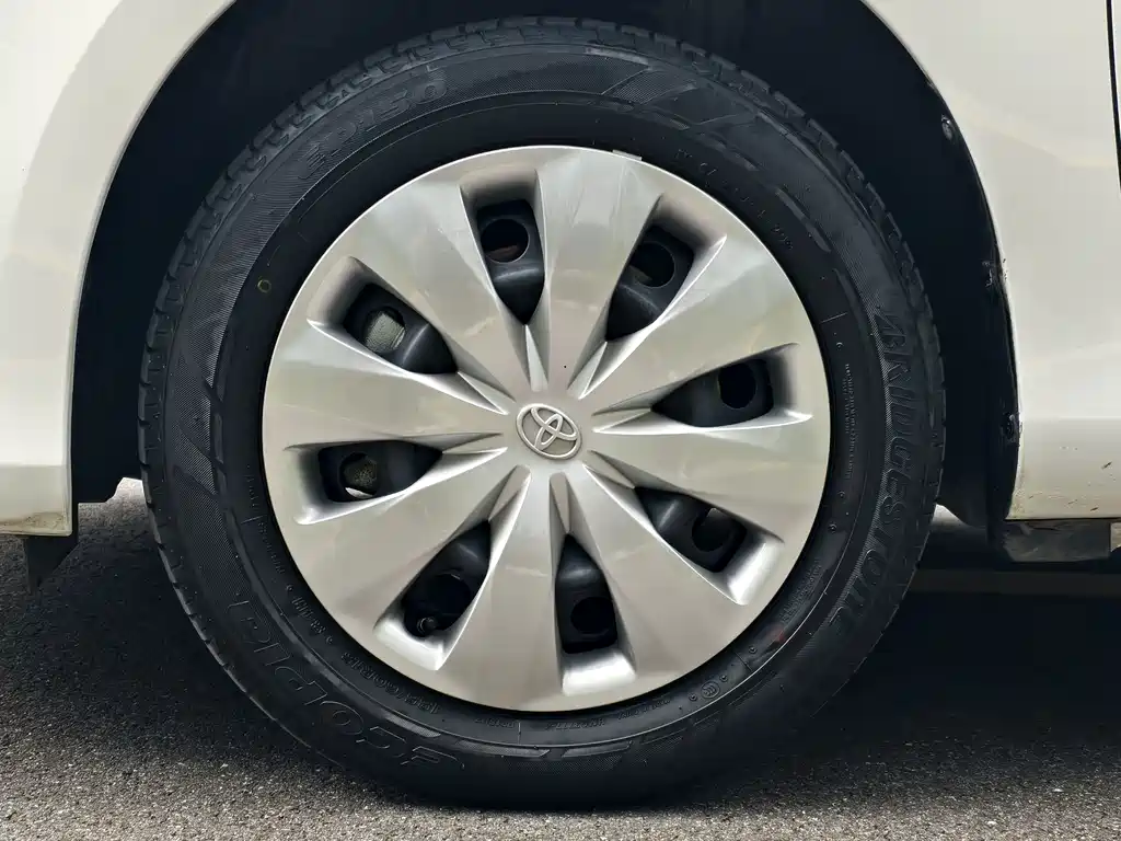 Toyota Yaris L — миниатюра 6
