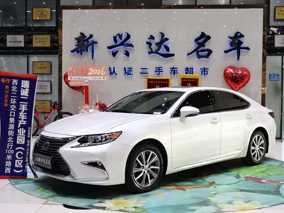 Lexus ES