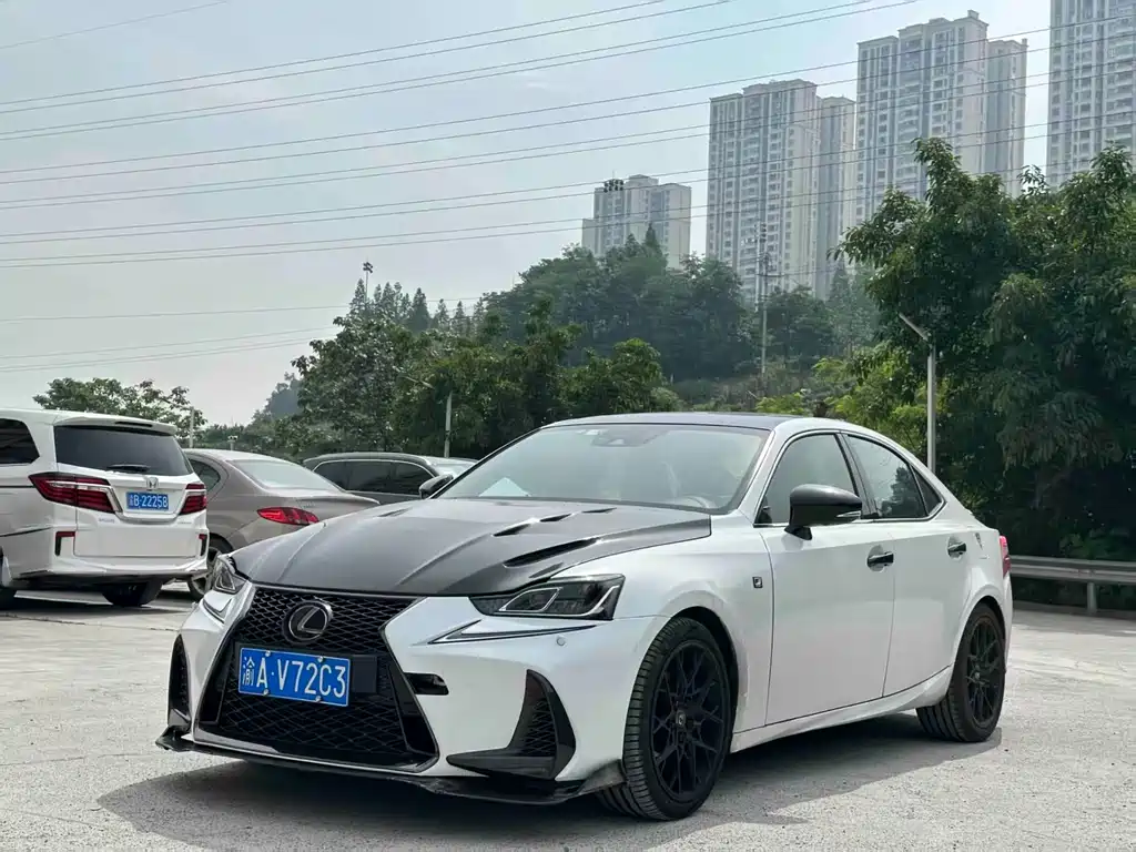 Купить Lexus IS