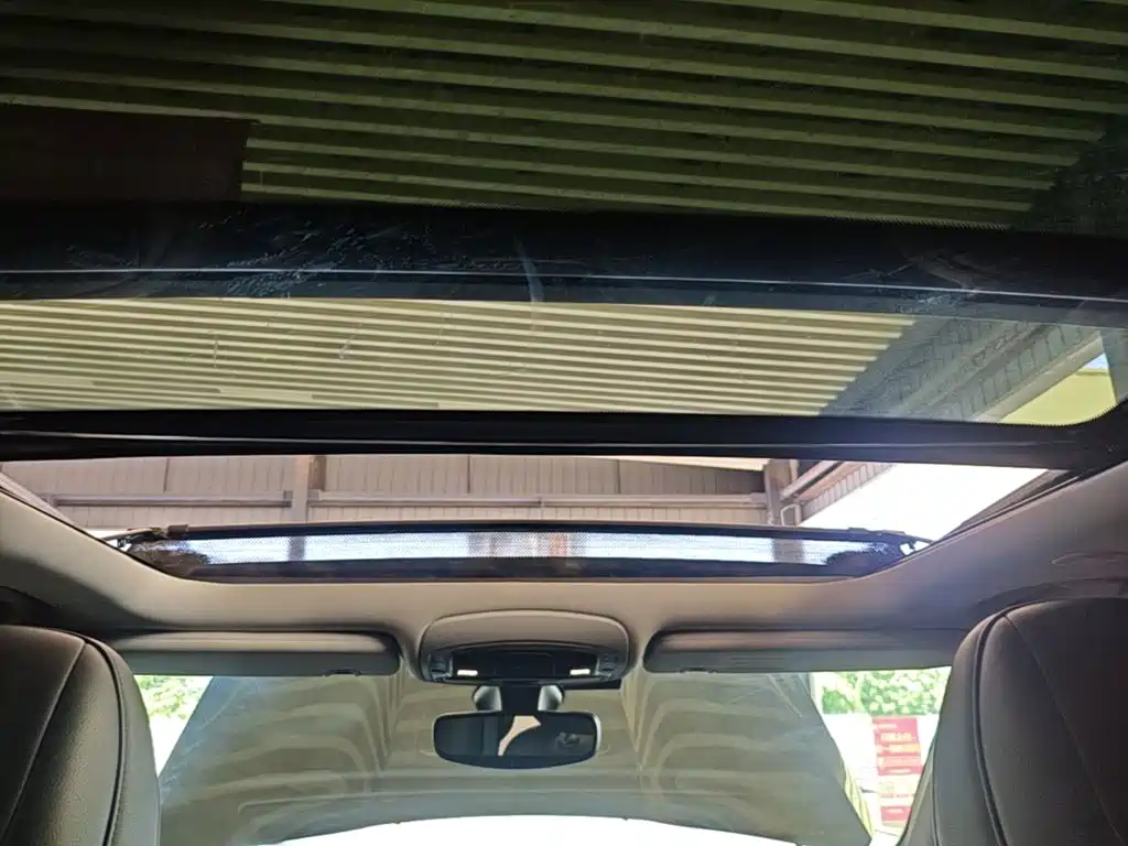 Jeep Commander — миниатюра 18