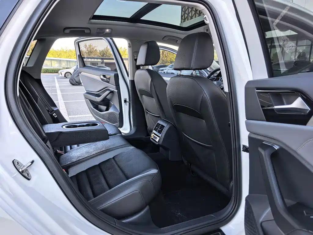 Volkswagen Sagitar — миниатюра 14