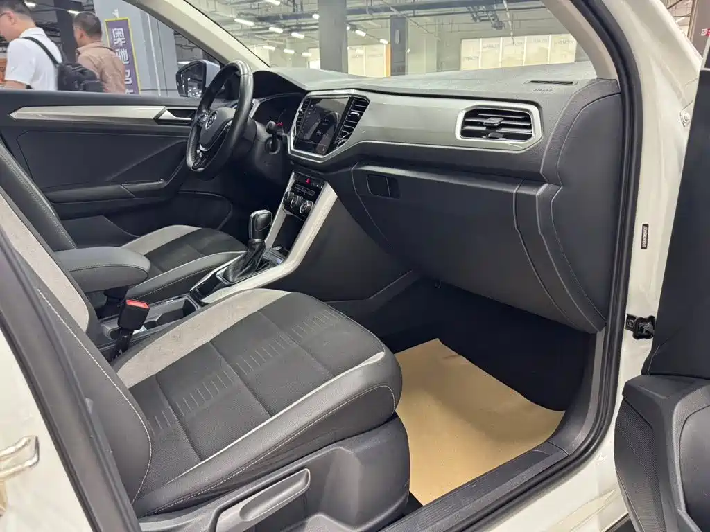Volkswagen T-Roc — миниатюра 11