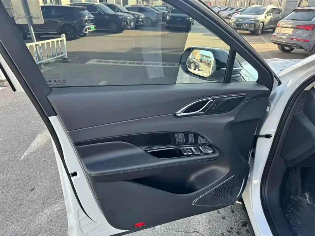 Hongqi HONGQI HS3 PHEV