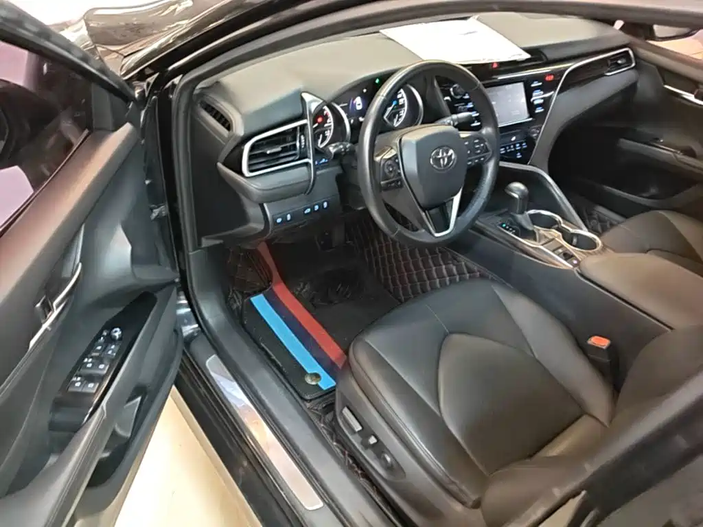 Toyota Camry — миниатюра 16