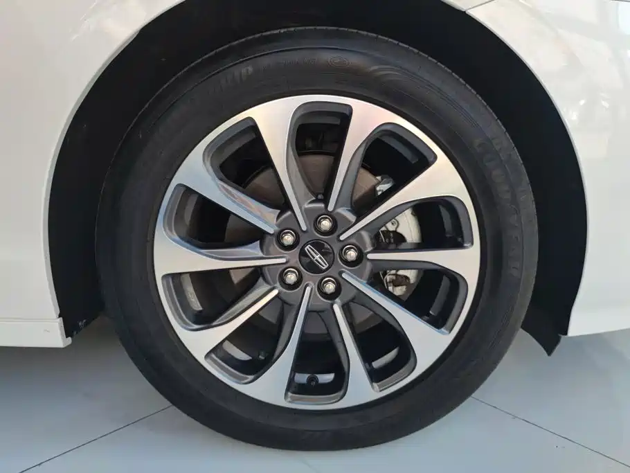 Lincoln Z — миниатюра 6