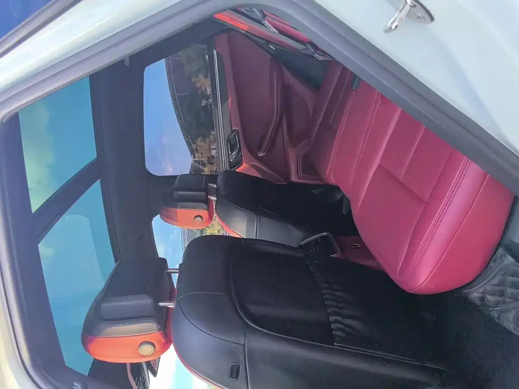 Porsche Macan — миниатюра 12