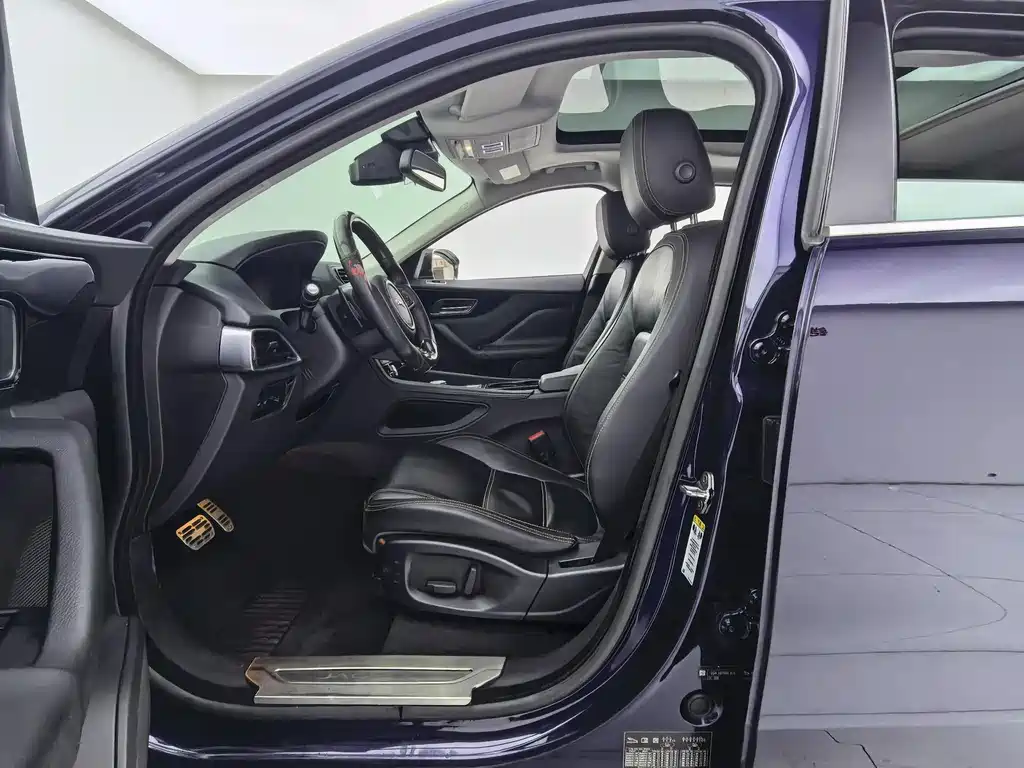 JAGUAR F PACE