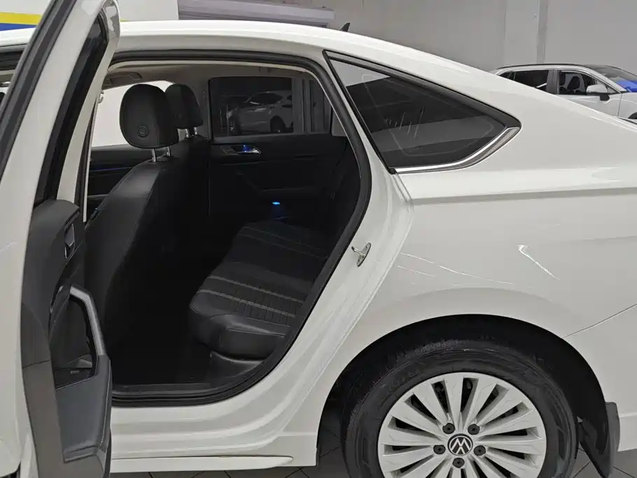 Volkswagen Lavida — миниатюра 11