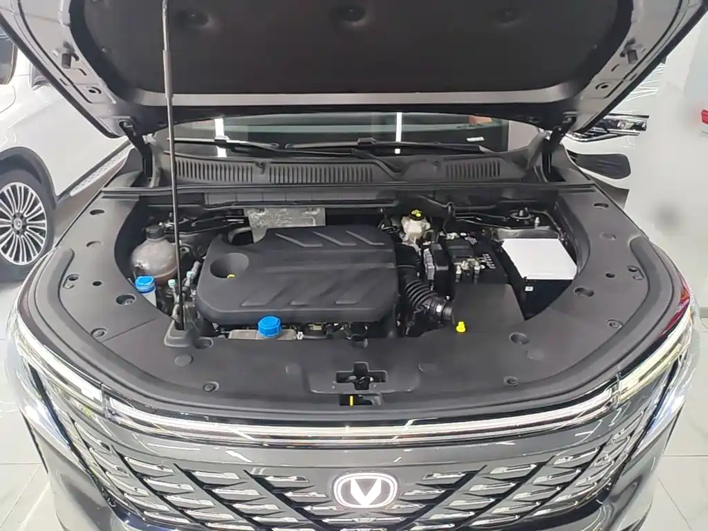 Changan Changan CS75PLUS — миниатюра 20