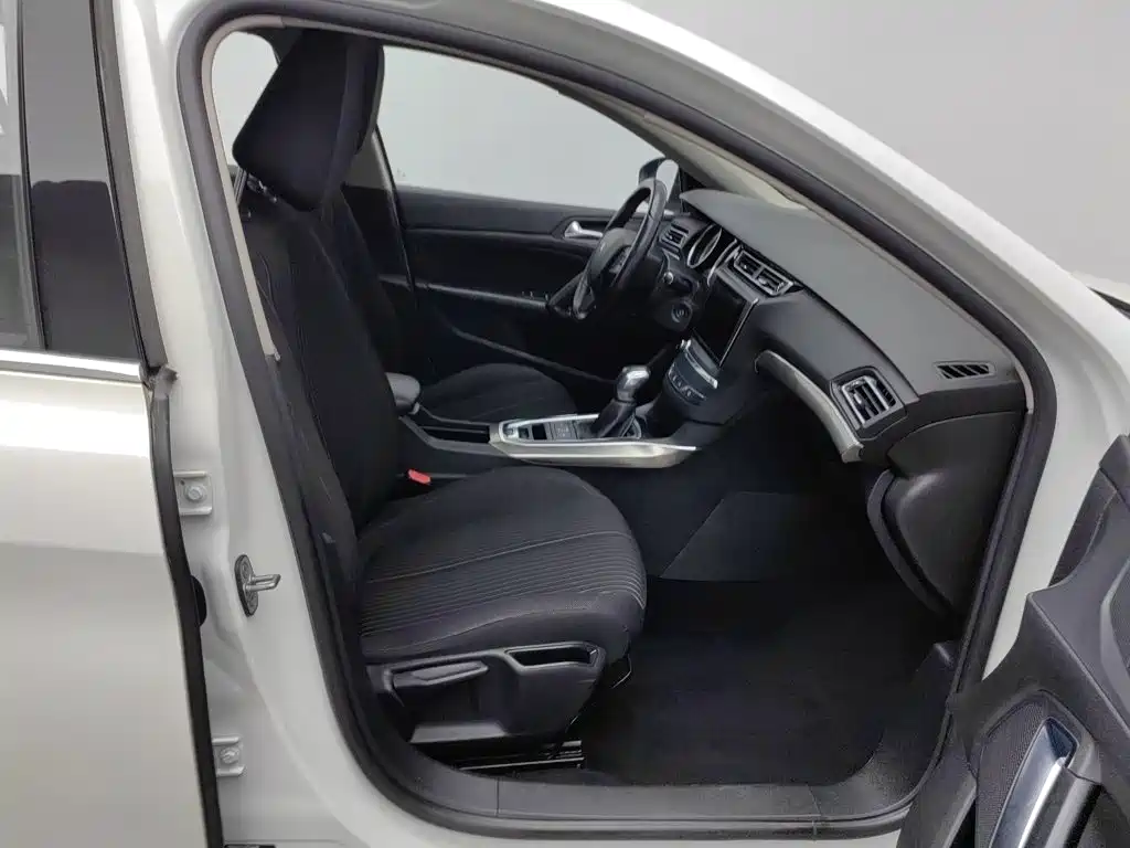 Peugeot 408 — миниатюра 23