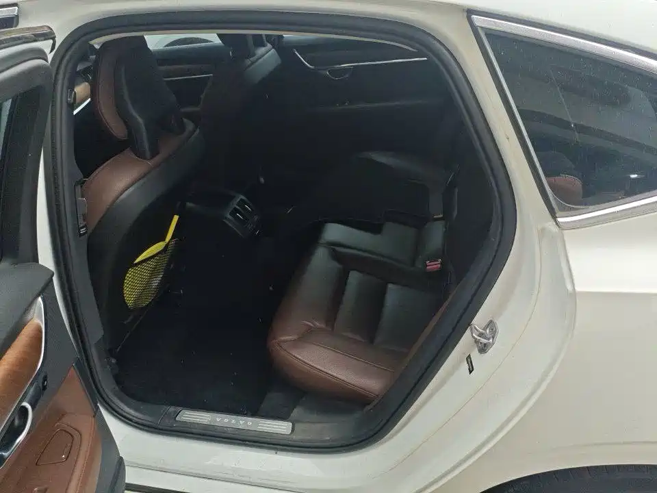 Volvo S90 2019 T5