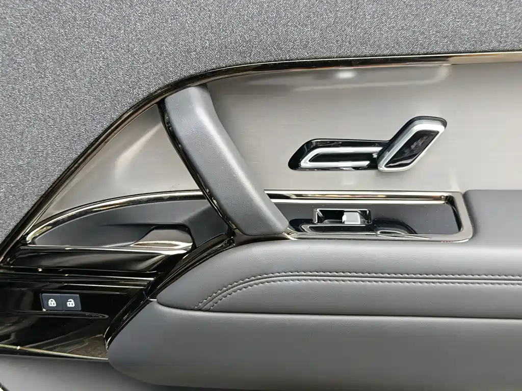 Land Rover Sport — миниатюра 14