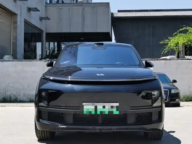 Li Auto L8