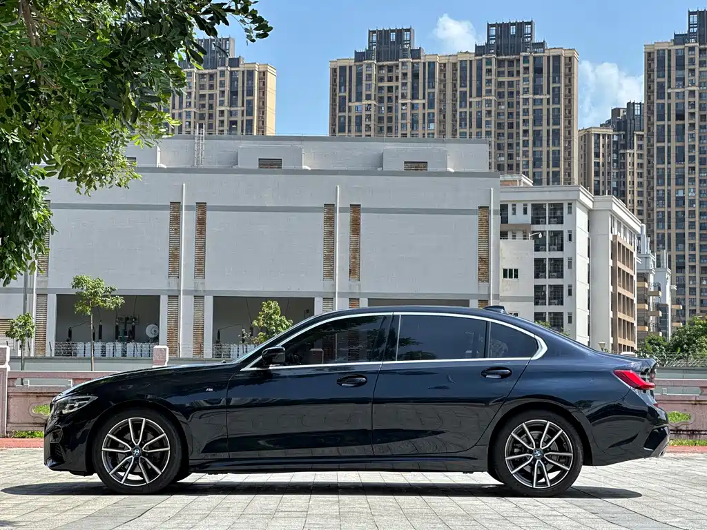 BMW 3 Series - фото 17