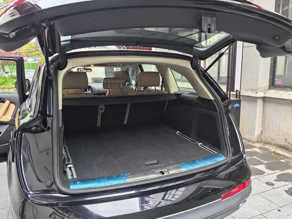 Audi Q7 2011 3.0 TFSI (245kW